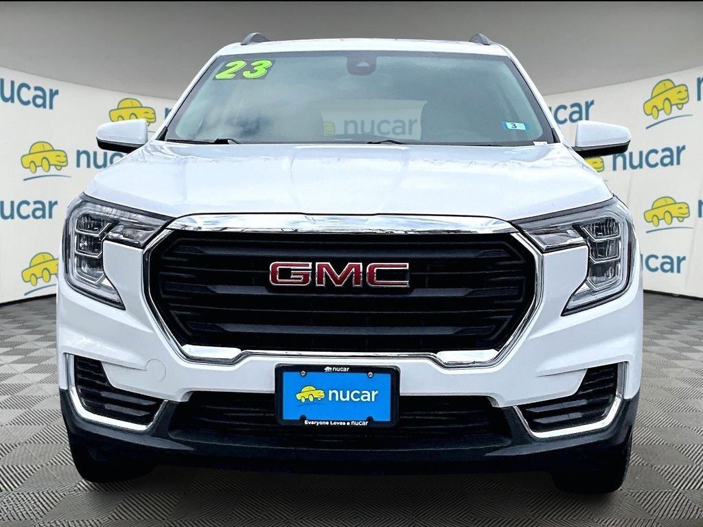 Used 2023 GMC Terrain SLE w/ Driver Convenience Package AWD/4WD image 3