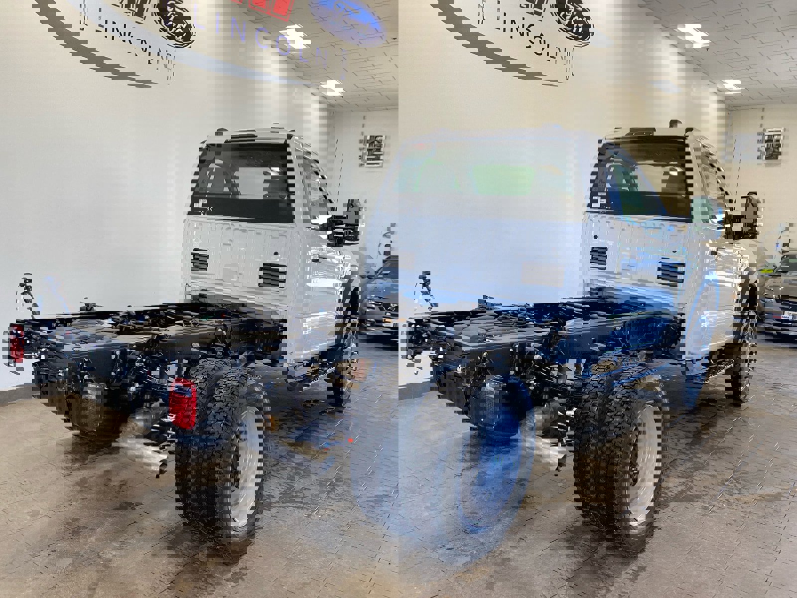 New 2026 Ford F550 4x4 Regular Cab Super Duty image 7