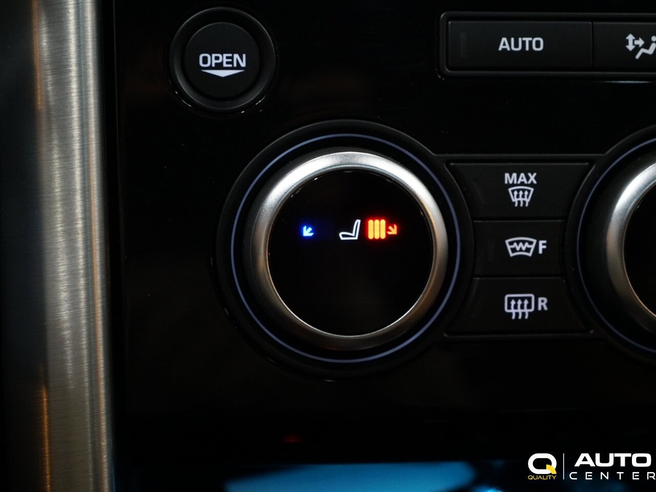 Used 2020 Land Rover Discovery HSE Luxury image 23