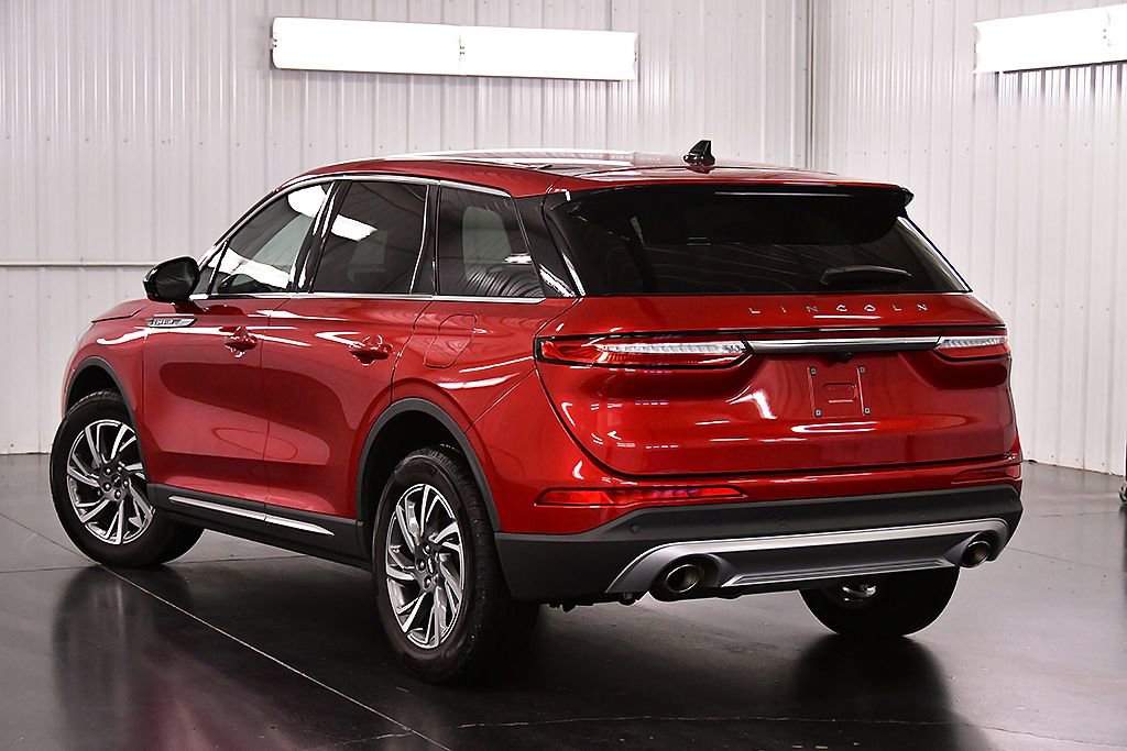 Used 2025 Lincoln Corsair AWD image 5