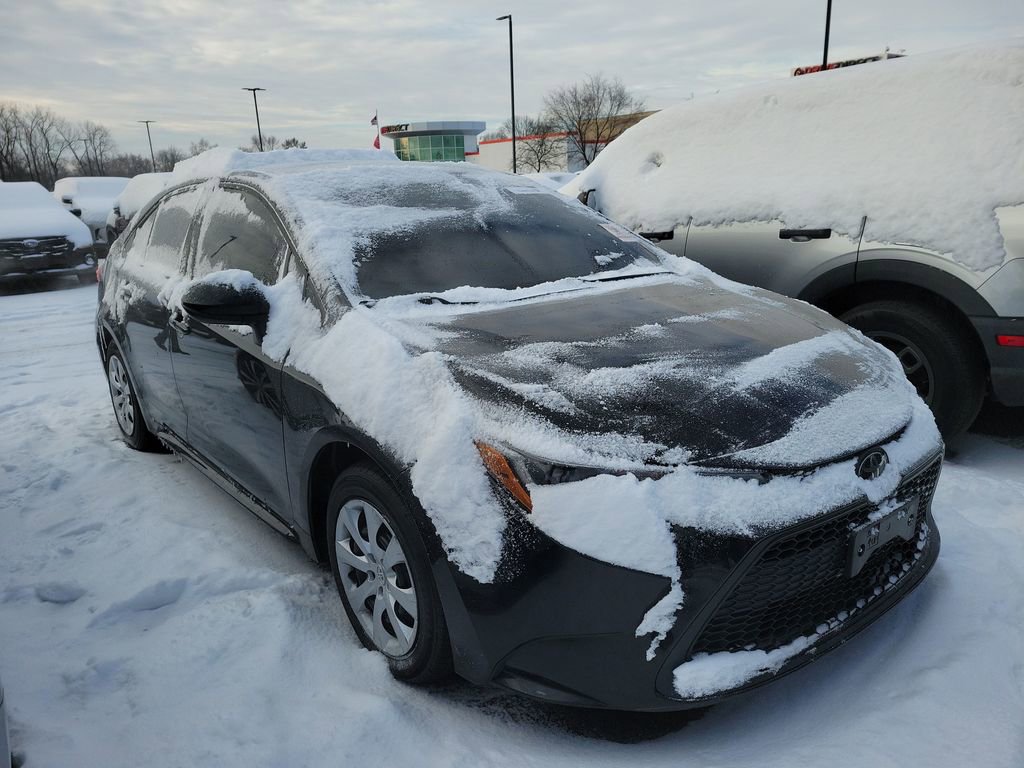 Used 2022 Toyota Corolla LE image 1