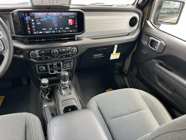 New 2025 Jeep Gladiator Sport AWD/4WD image 16