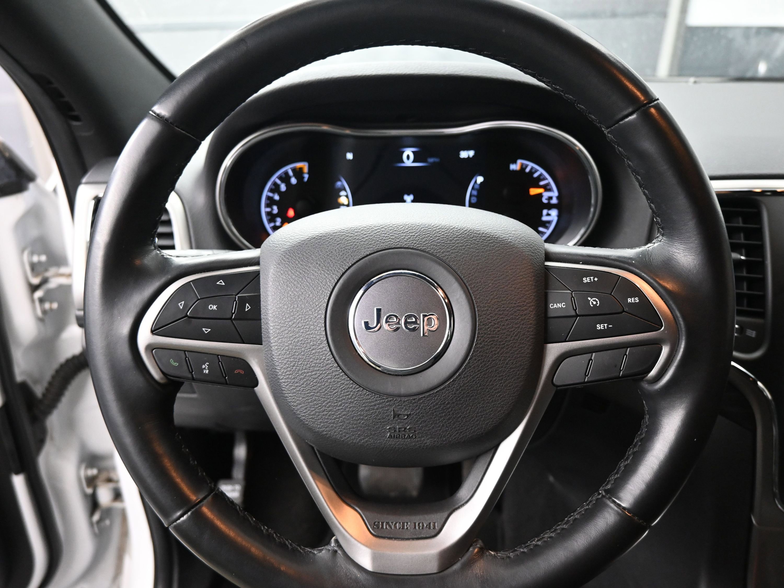 Used 2021 Jeep Grand Cherokee Laredo image 11