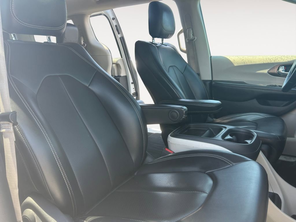 Used 2020 Chrysler Voyager Lxi FWD image 15