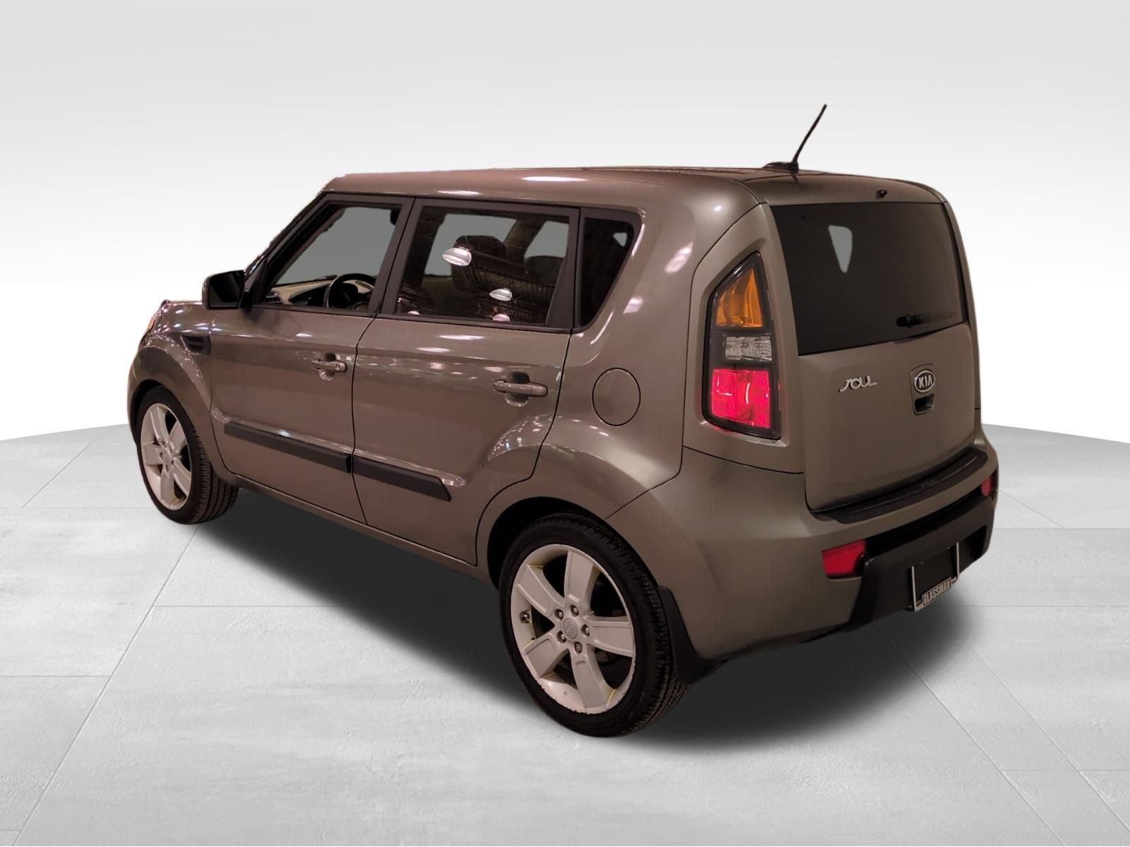 Used 2011 Kia Soul ! w/ Premium Pkg image 6