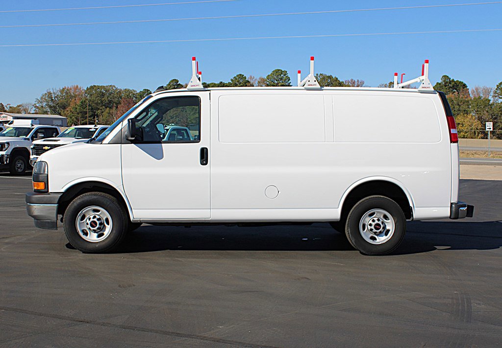 Used 2024 GMC Savana 2500 w/ Driver Convenience Package image 7