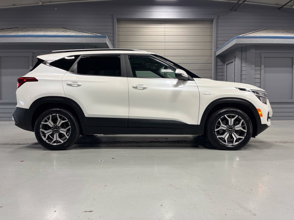 Used 2022 Kia Seltos EX AWD/4WD image 8