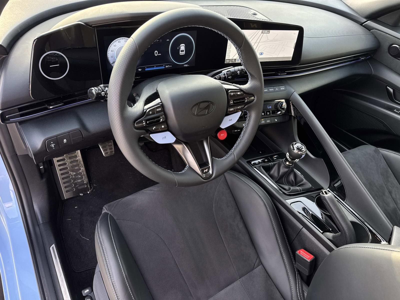 Used 2025 Hyundai Elantra N Base image 15