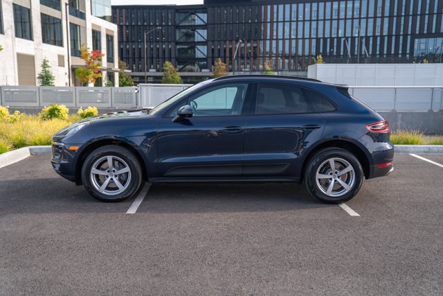 Used 2017 Porsche Macan AWD/4WD image 2
