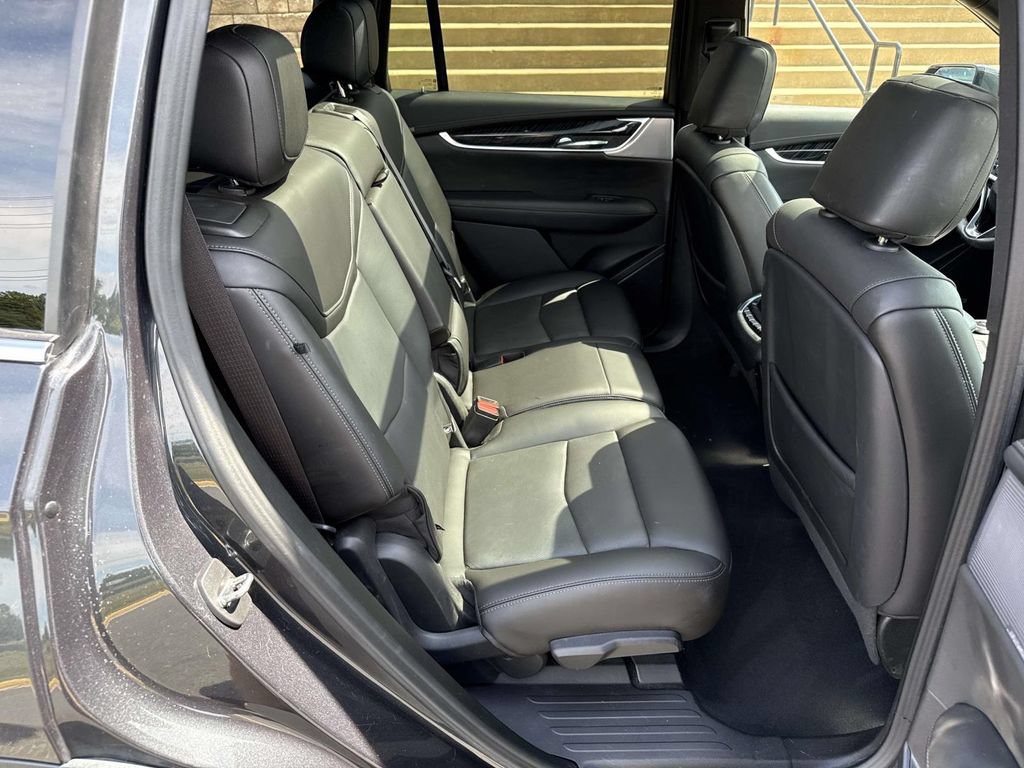 Used 2023 Cadillac XT6 Premium Luxury w/ Technology Package AWD/4WD image 11