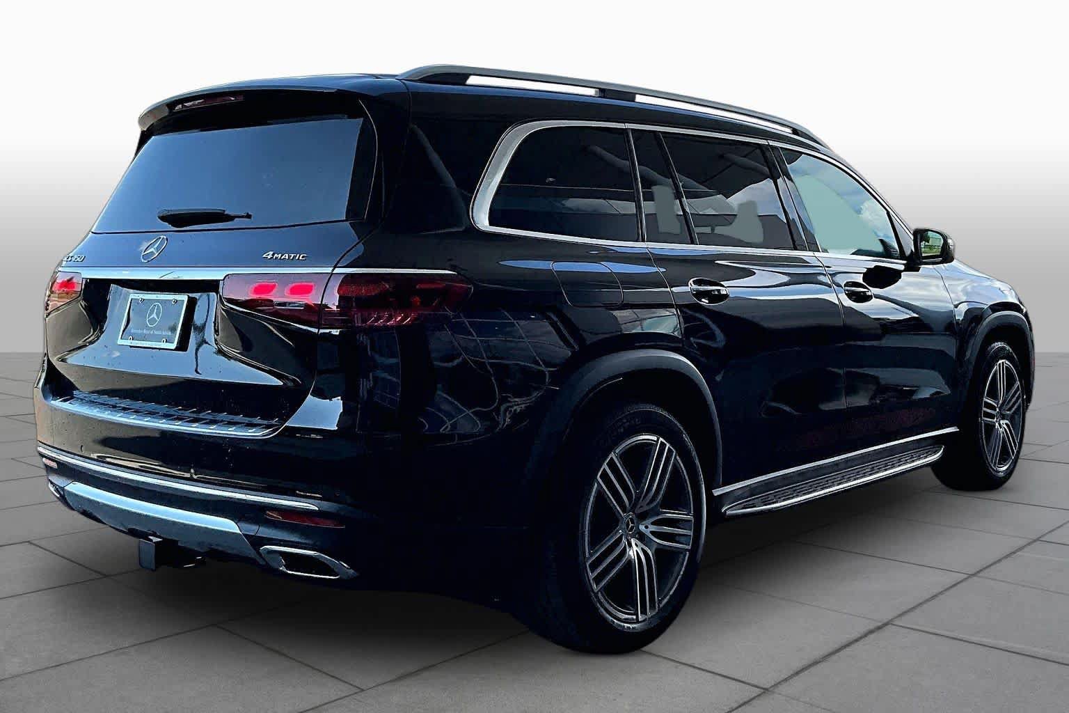 Used 2024 Mercedes-Benz GLS 450 4MATIC image 13