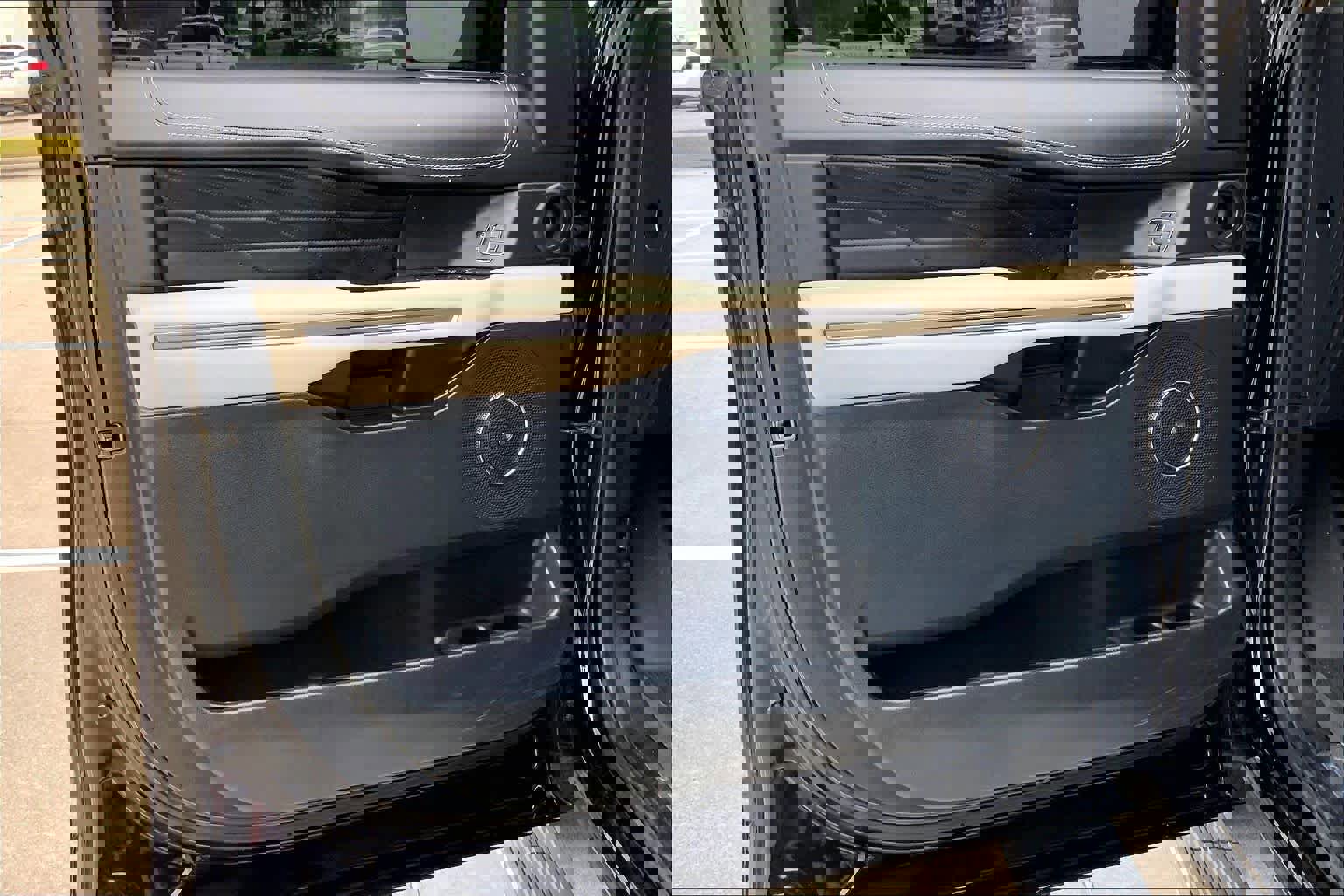 Used 2020 Ford Expedition Platinum image 22