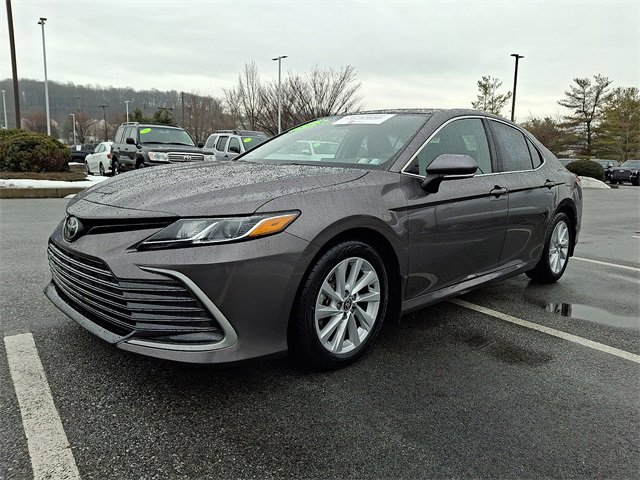 Certified 2023 Toyota Camry LE image 3