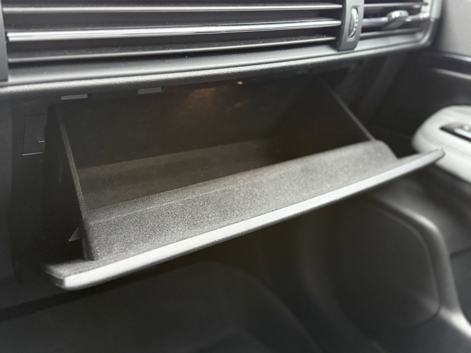 Used 2020 Lincoln Corsair Reserve w/ Equipment Group 201A image 33