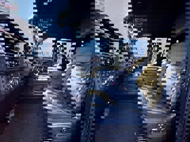 Used 2025 GMC Yukon XL Denali image 25