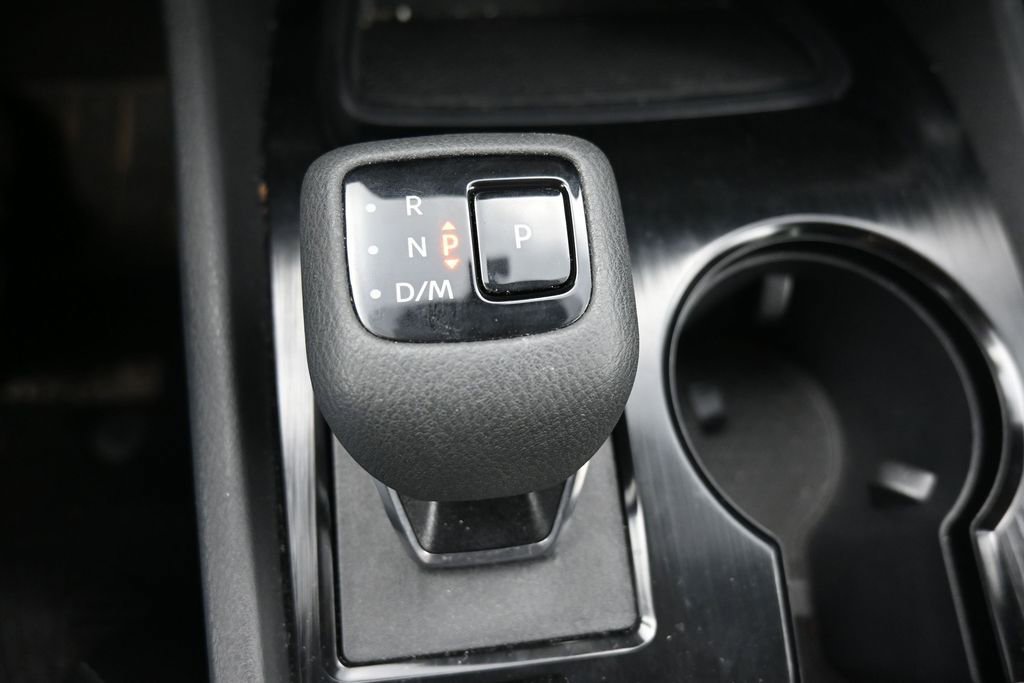 Used 2025 Nissan Rogue SV AWD/4WD image 15