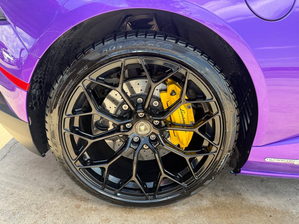 Used 2021 Lamborghini Huracan EVO RWD image 37