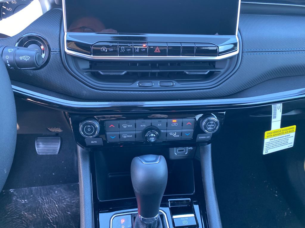 New 2026 Jeep Compass Latitude w/ Sun and Sound Group image 19