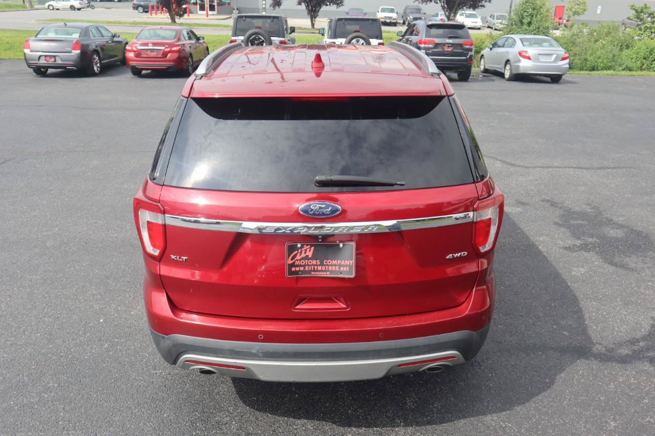 Used 2017 Ford Explorer XLT w/ Equipment Group 201A AWD/4WD image 7