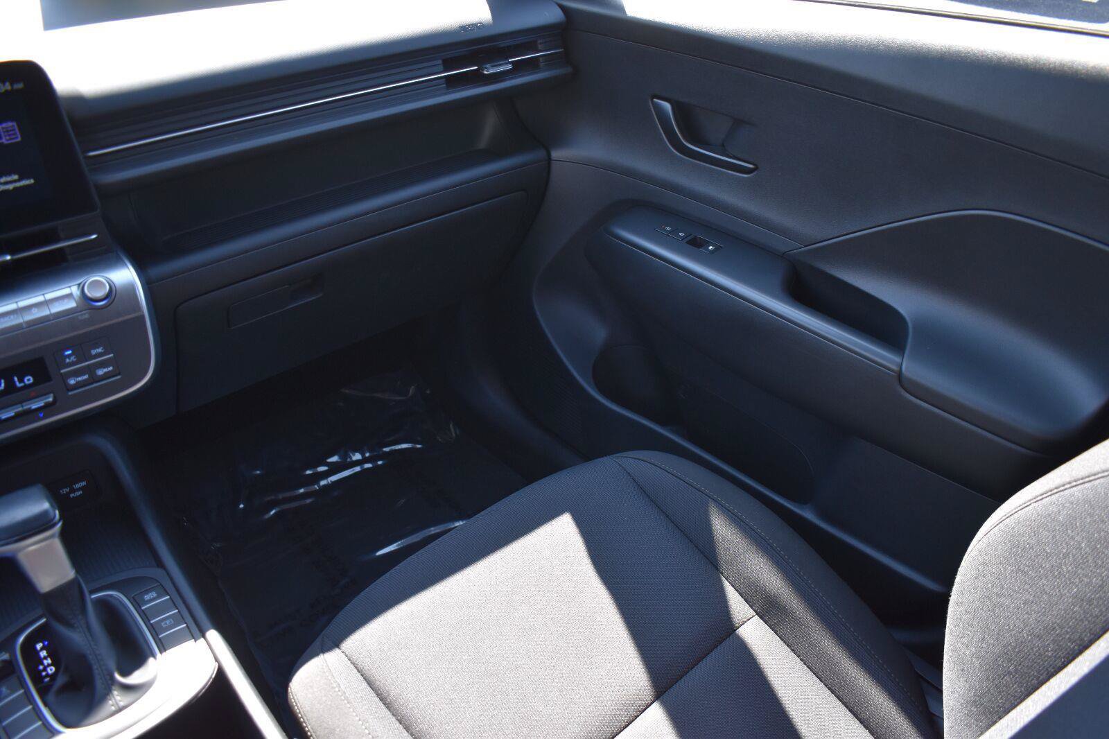 Used 2025 Hyundai Kona SEL AWD/4WD image 19