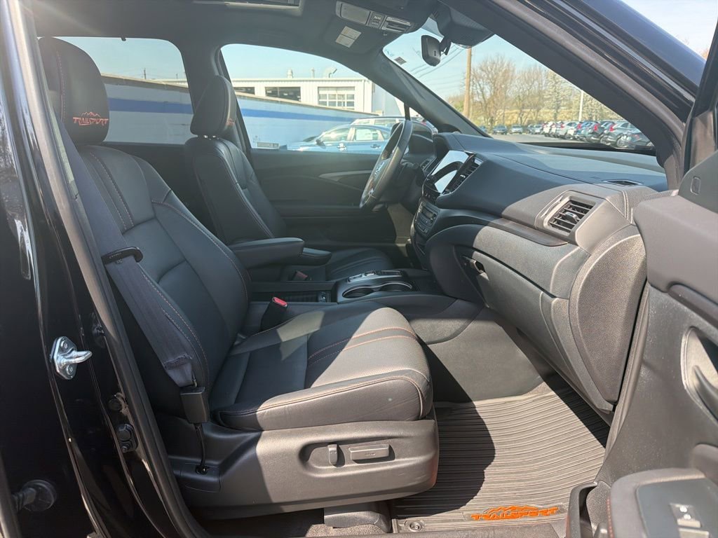Used 2023 Honda Passport TrailSport image 25