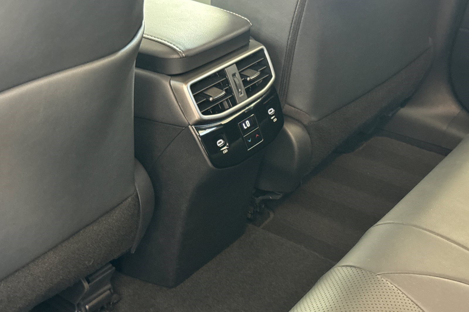 Used 2023 Lexus RX 350 Premium w/ Cold Area Package AWD/4WD image 16