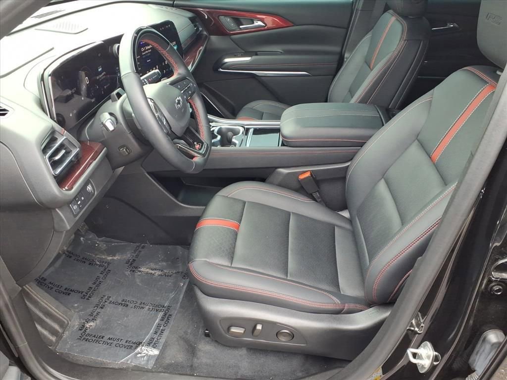 Used 2024 Chevrolet Traverse RS image 10