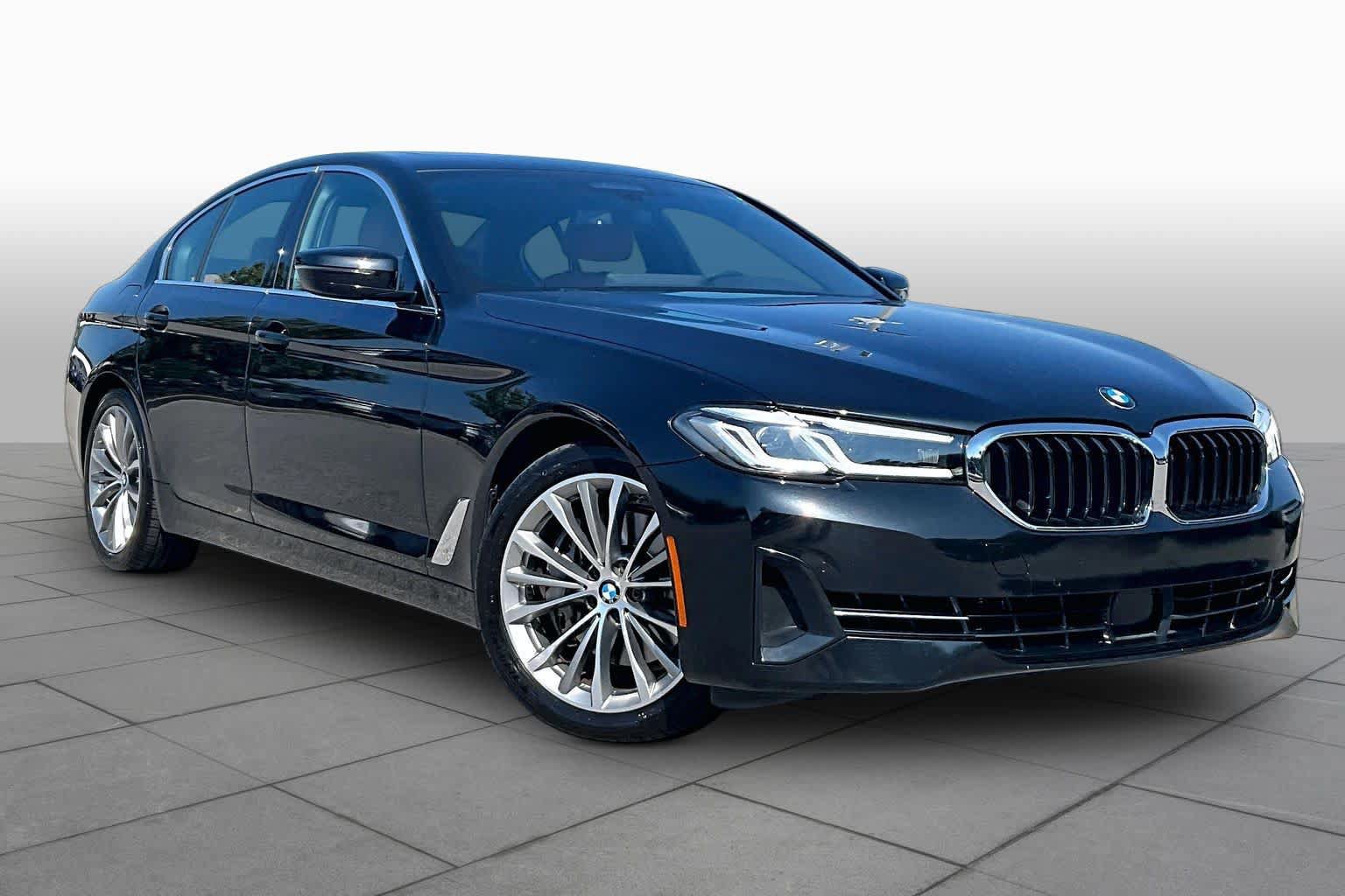 Used 2023 BMW 540i w/ Premium Package RWD image 2