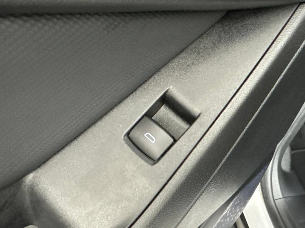 Certified 2025 Chevrolet Equinox LT AWD/4WD image 40
