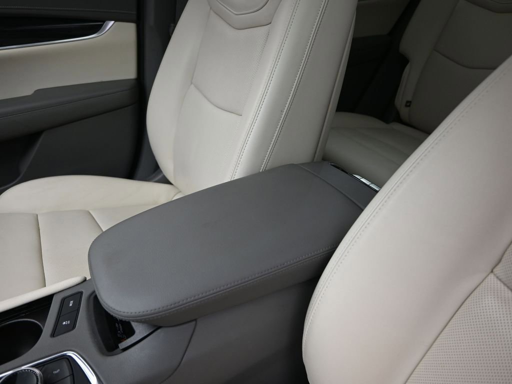 Used 2023 Cadillac XT6 Premium Luxury w/ Technology Package image 14