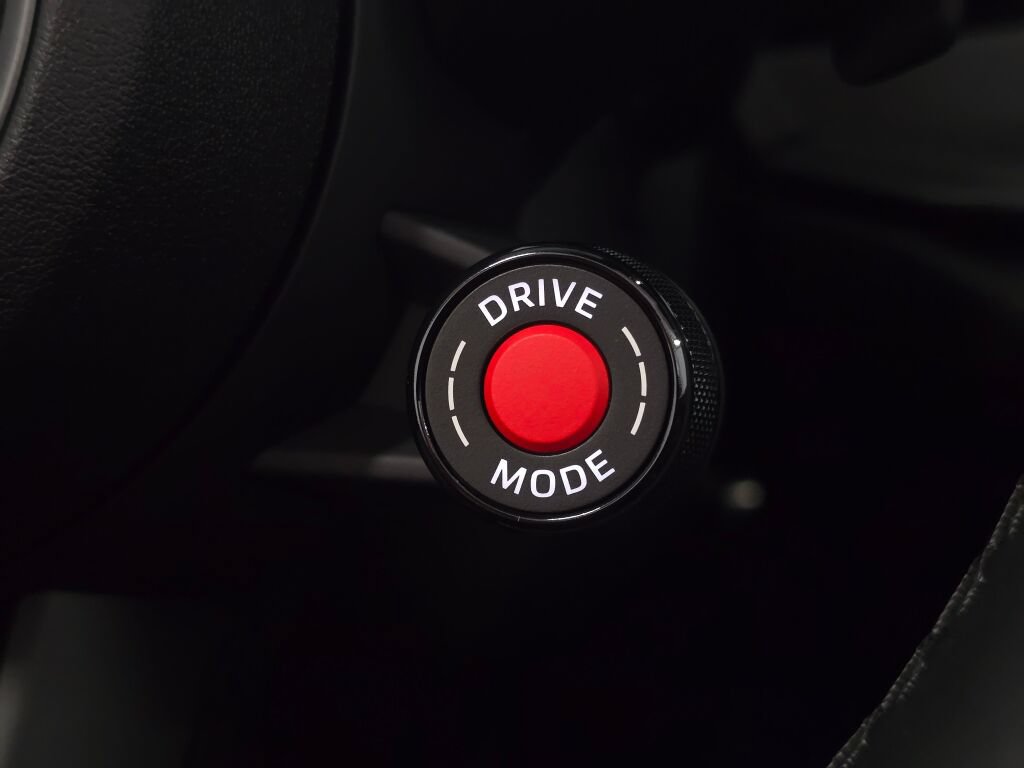 Certified 2025 Porsche 911 Carrera RWD image 38