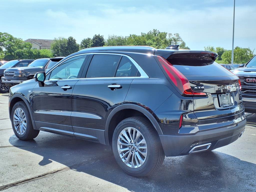 New 2025 Cadillac XT4 Premium Luxury image 9