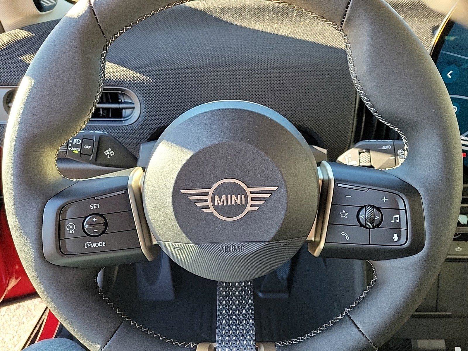 Certified 2025 MINI Cooper S FWD image 36