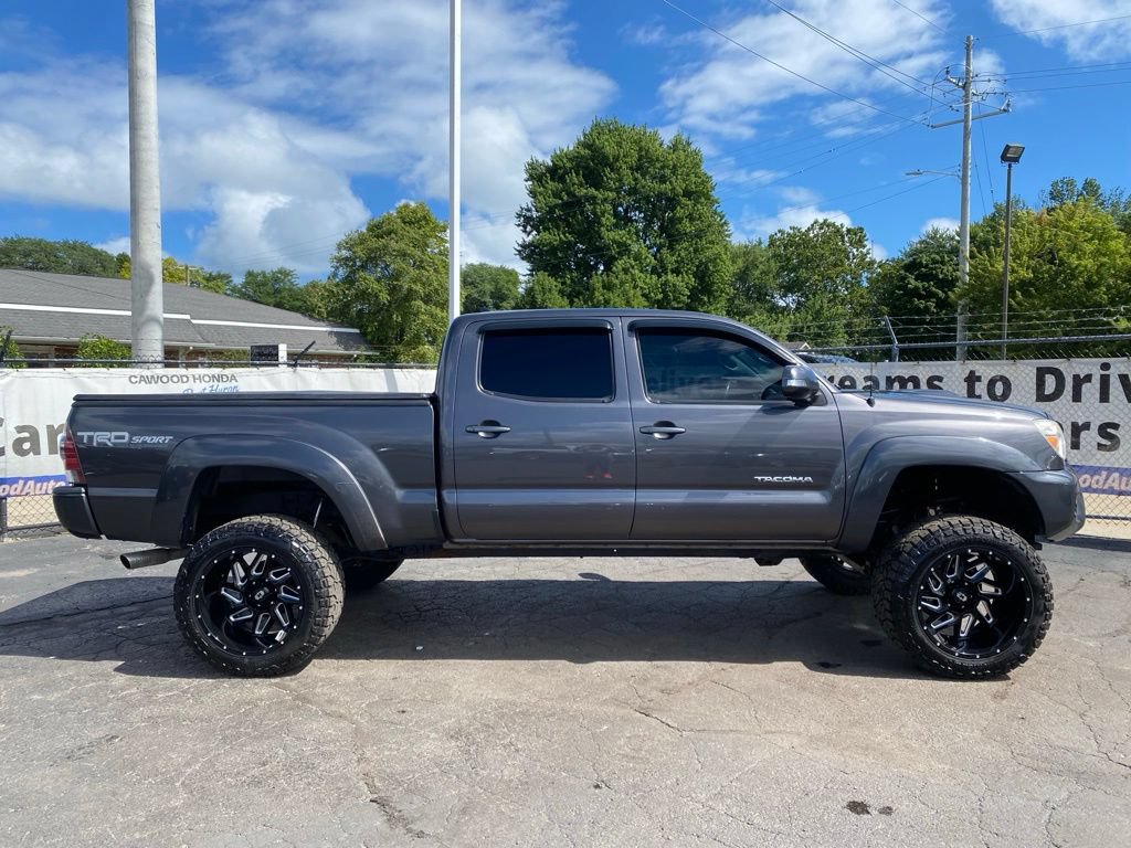 Used 2015 Toyota Tacoma 4x4 Double Cab image 2