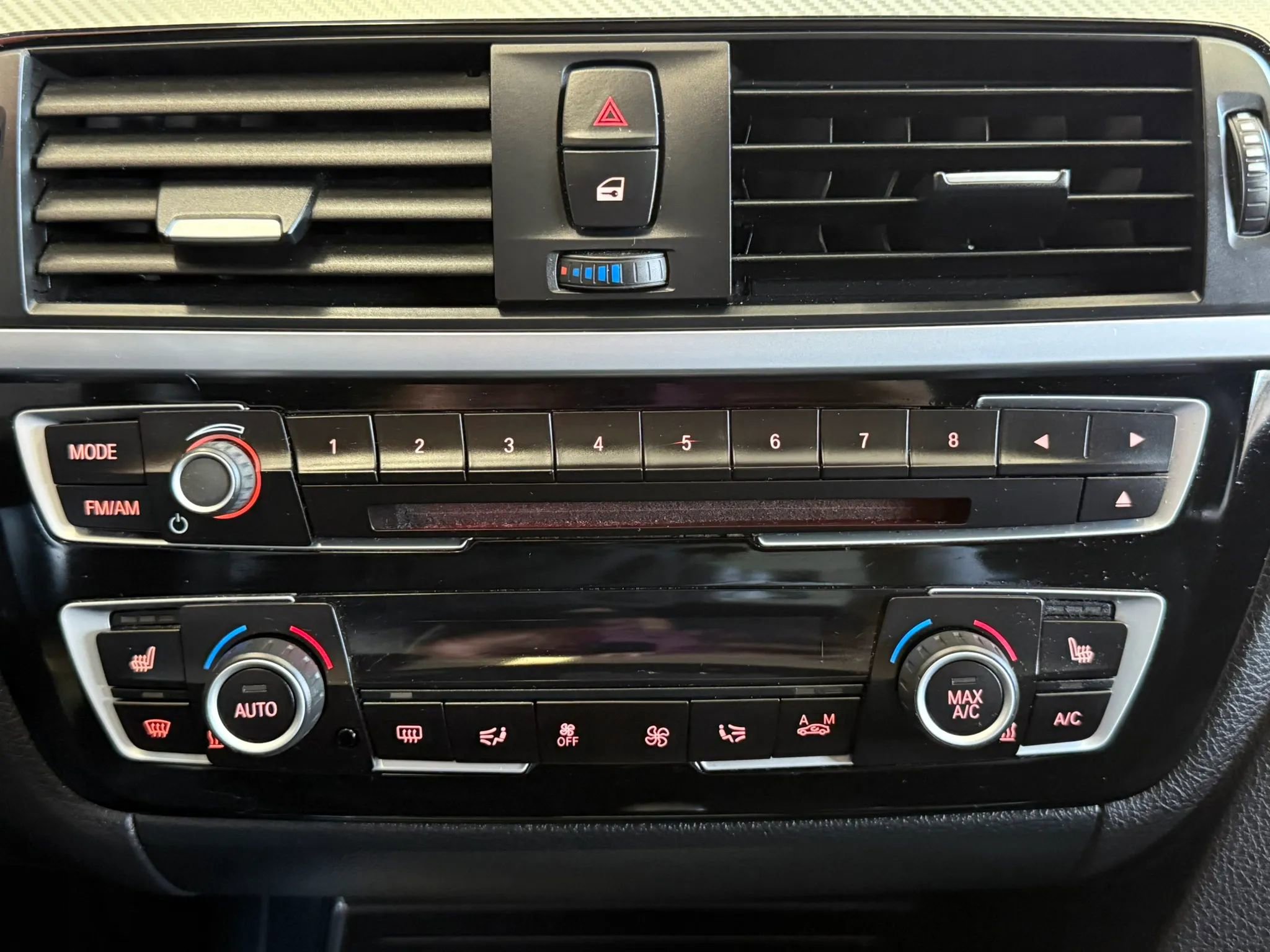 Used 2018 BMW 340i Sedan w/ Track Handling Package image 18