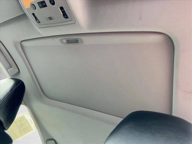 Used 2013 Lexus ES 300h Hybrid image 16