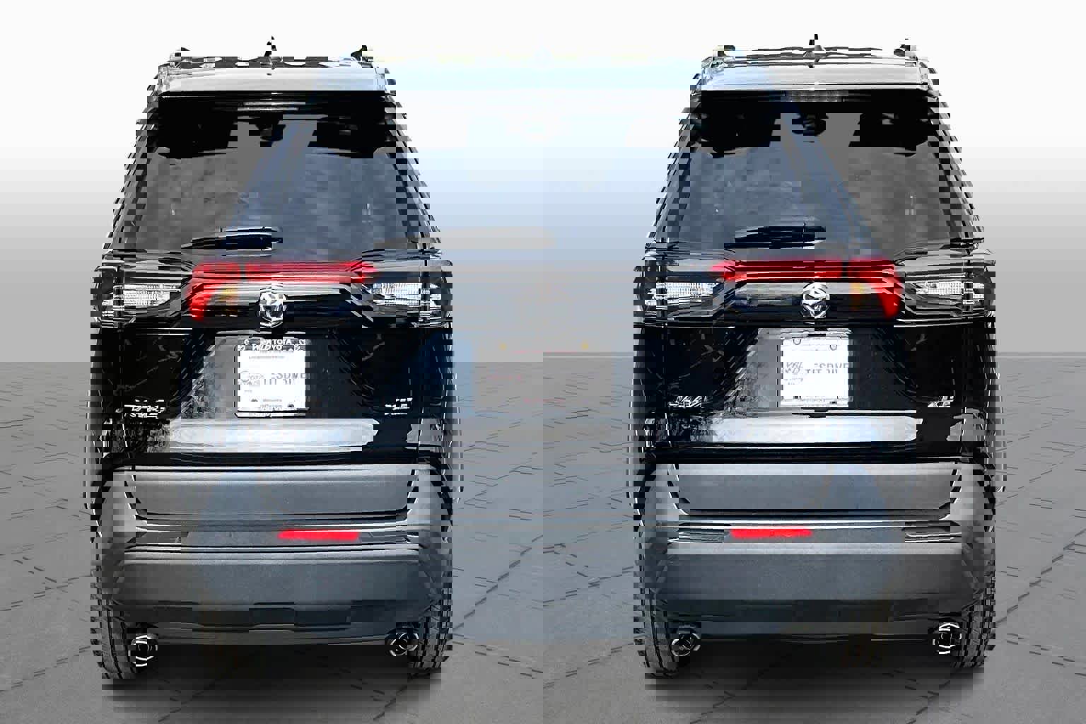 Certified 2021 Toyota RAV4 XLE w/ Convenience Package image 5