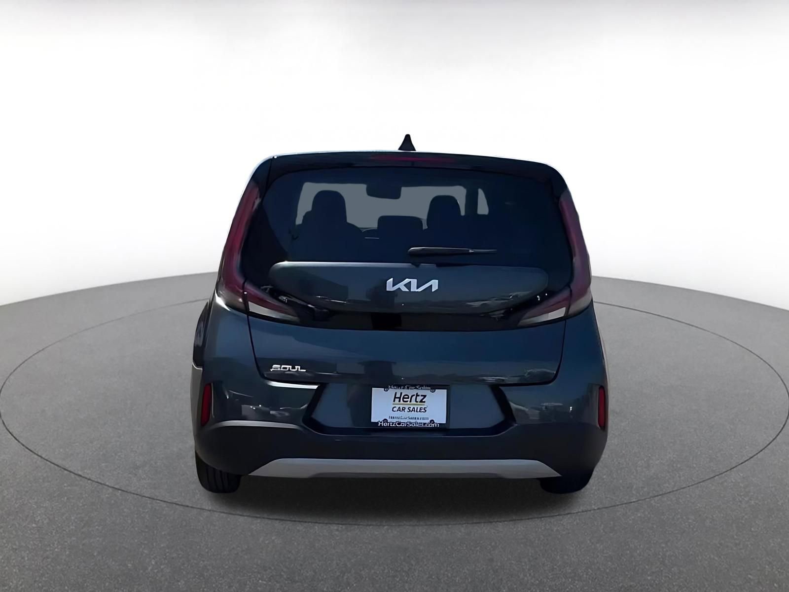 Used 2025 Kia Soul LX w/ LX Technology Package FWD image 12