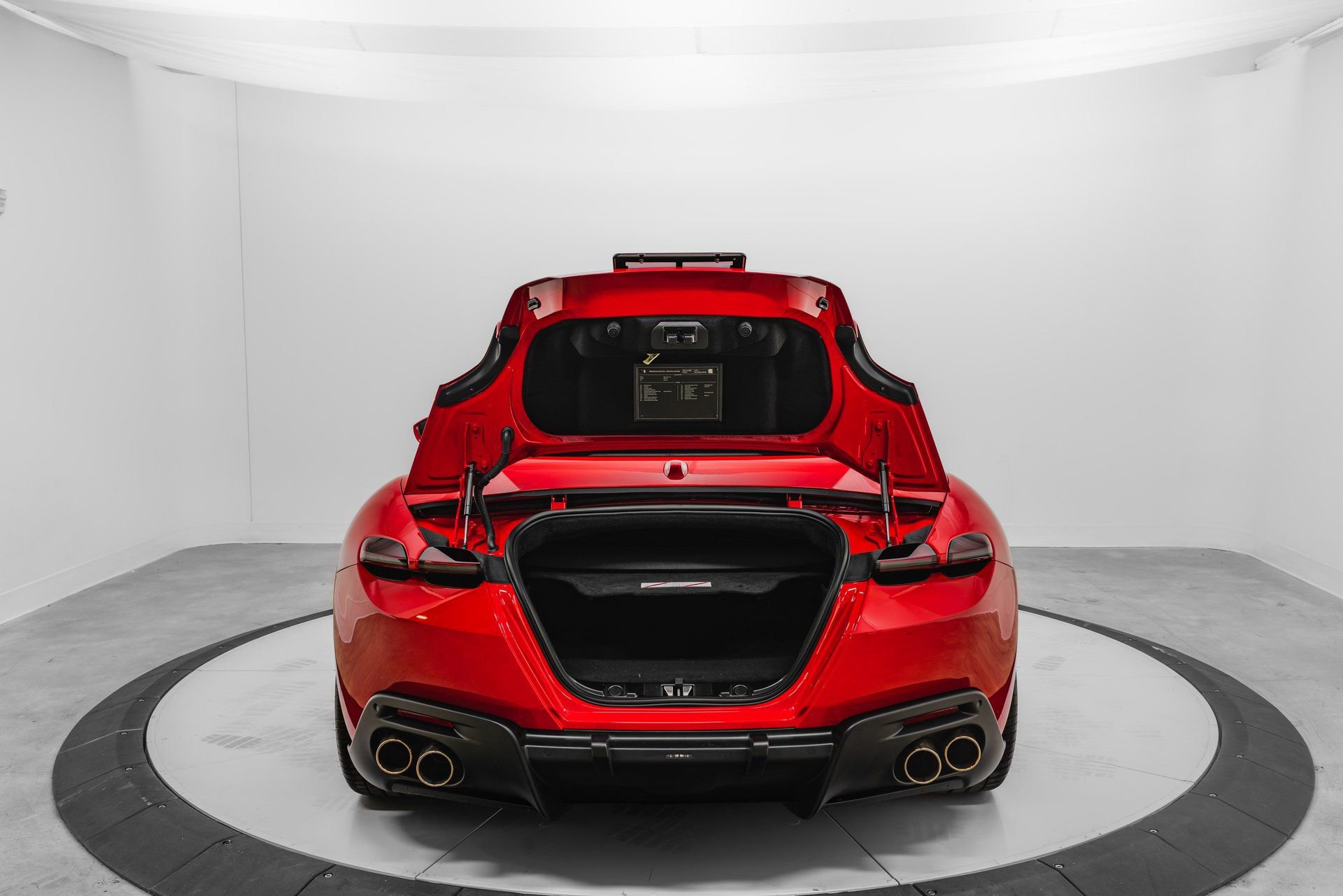 Certified 2025 Ferrari Roma Spider RWD image 19