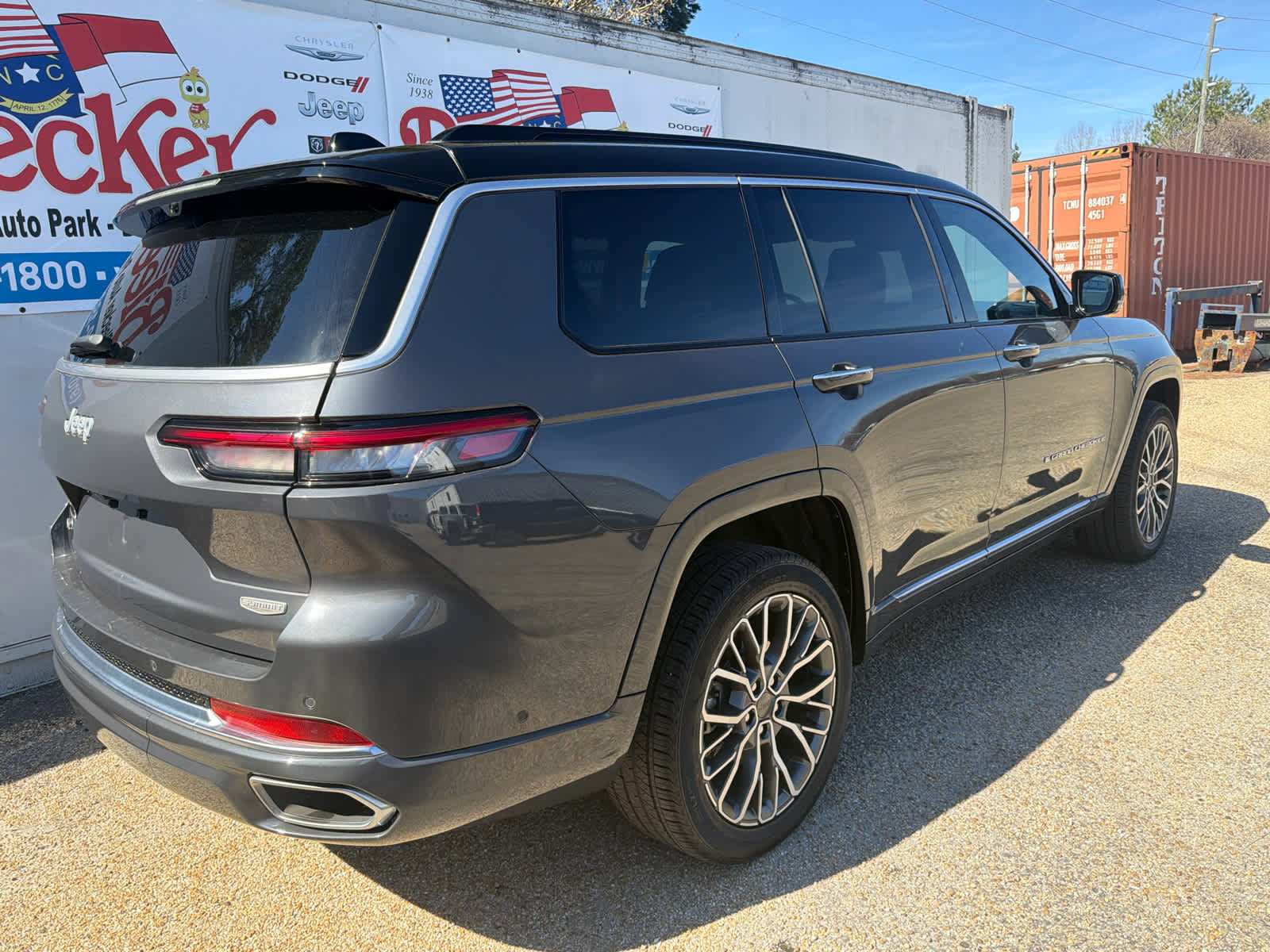 New 2025 Jeep Grand Cherokee L Summit image 3