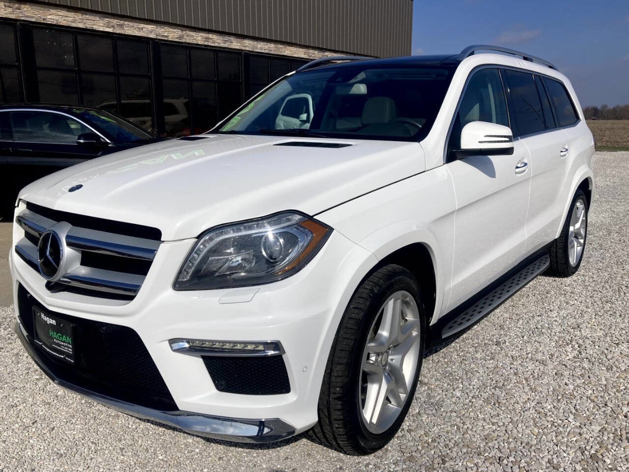 Used 2015 Mercedes-Benz GL 550 4MATIC image 2