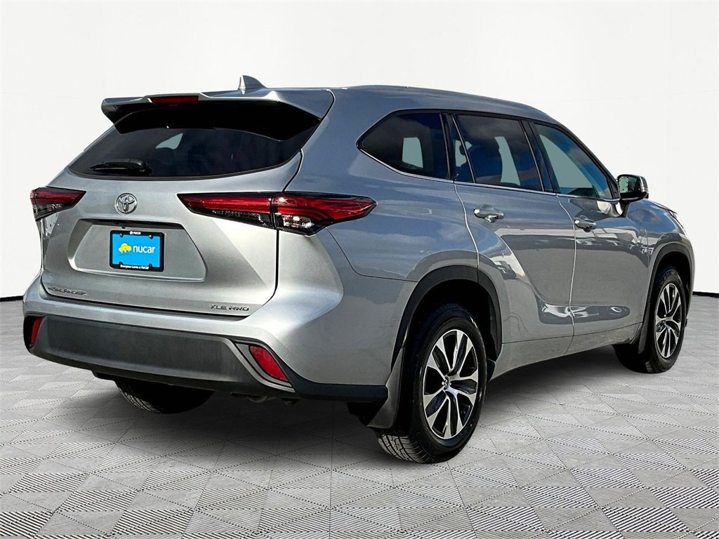 Used 2022 Toyota Highlander XLE image 6