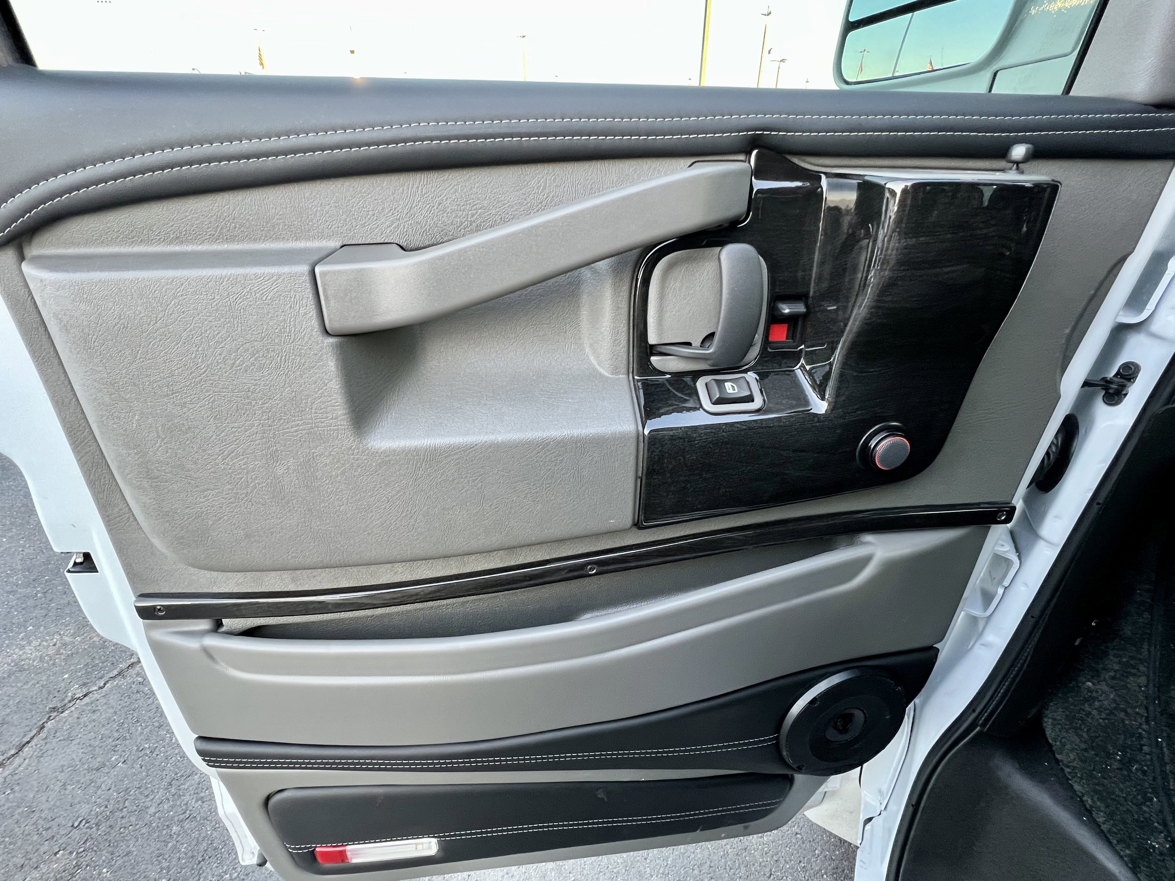 New 2025 GMC Savana 2500 Extended w/ Driver Convenience Package image 11