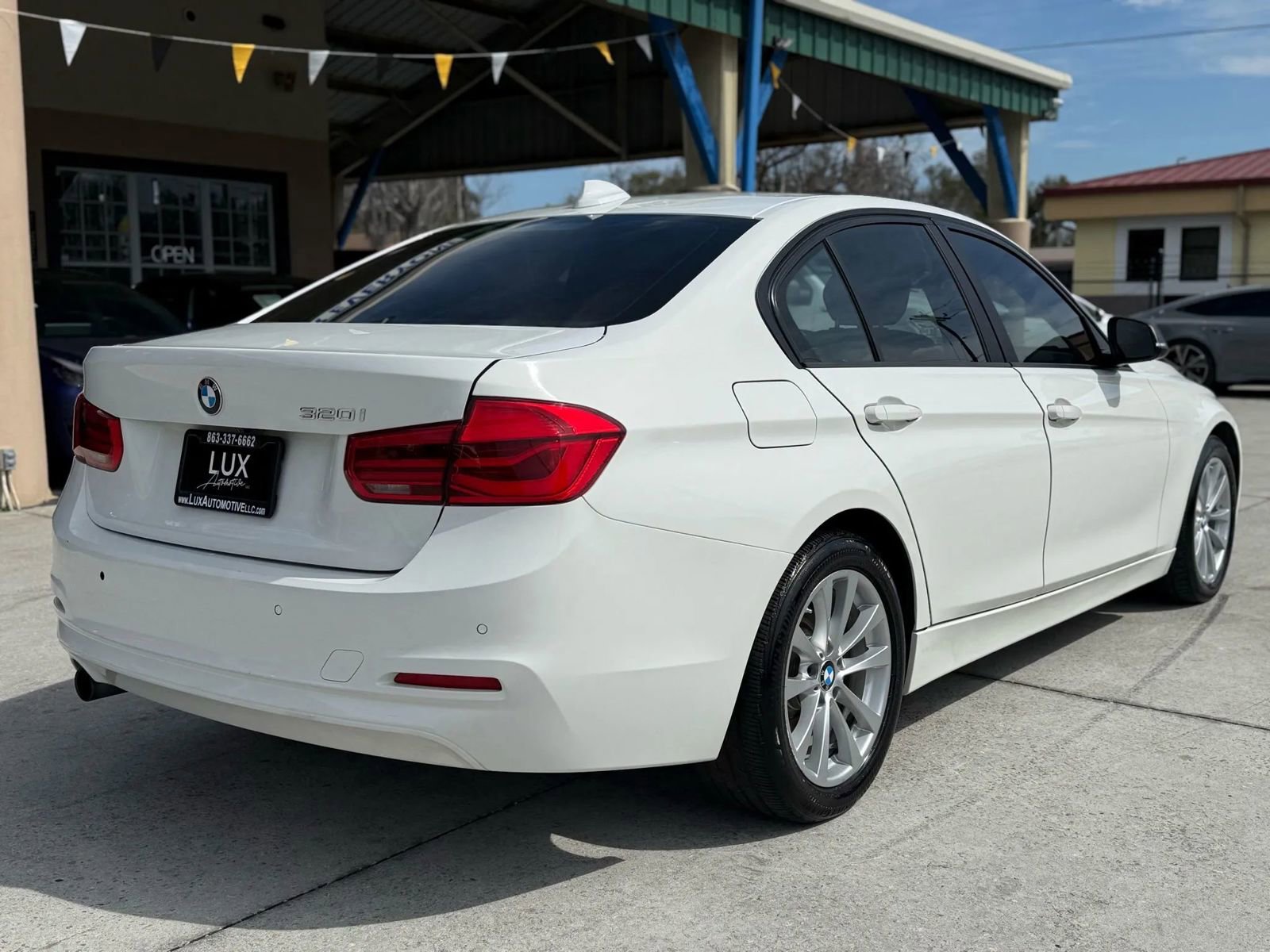 Used 2016 BMW 320i Sedan image 5