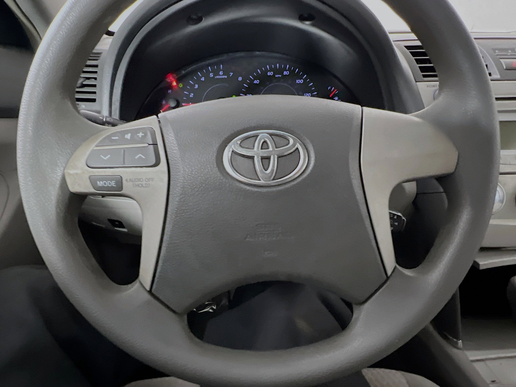 Used 2011 Toyota Camry LE image 18