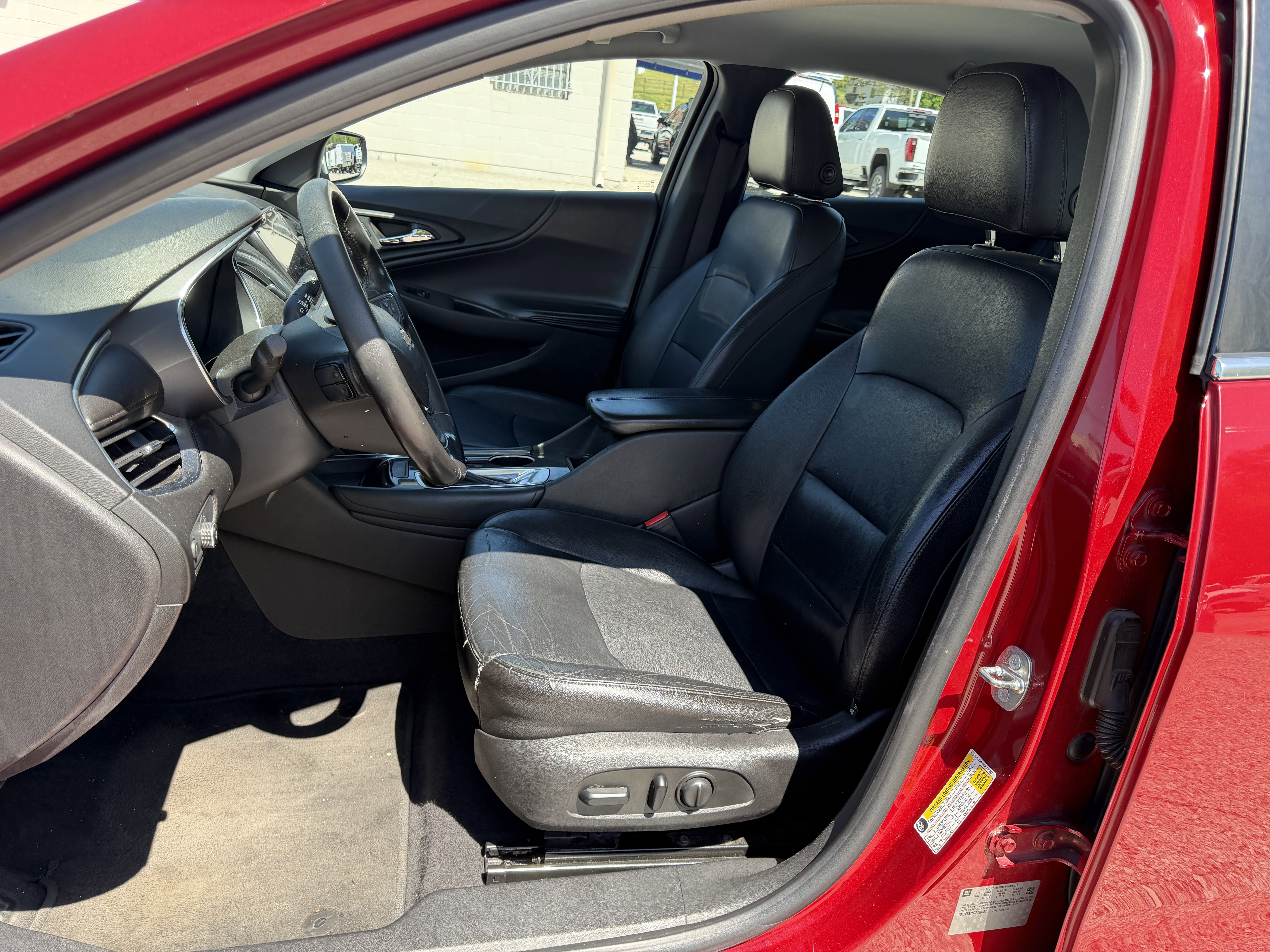 Used 2016 Chevrolet Malibu LT w/ Leather Package FWD image 12