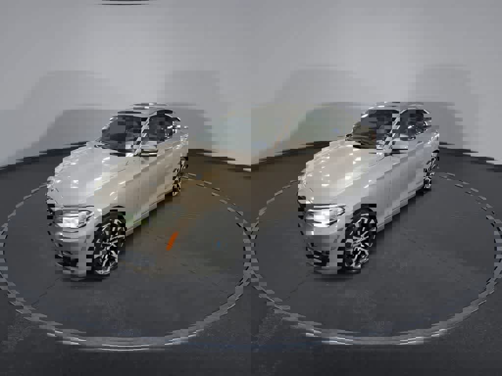 Used 2017 BMW 230i xDrive Coupe image 4