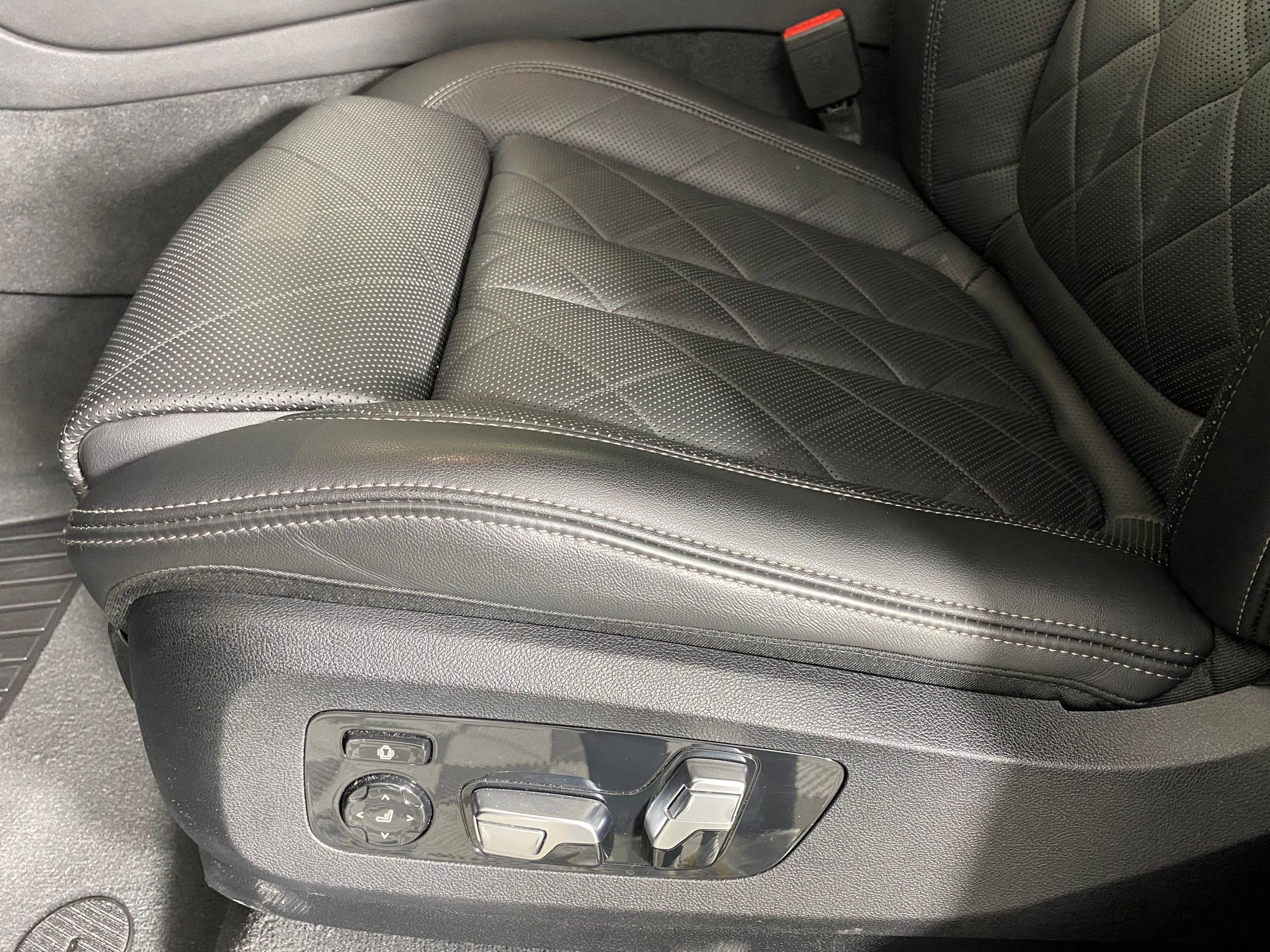 Certified 2023 BMW X5 M50i w/ Executive Package image 11