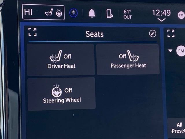 Used 2023 Chrysler Pacifica Touring-L image 22