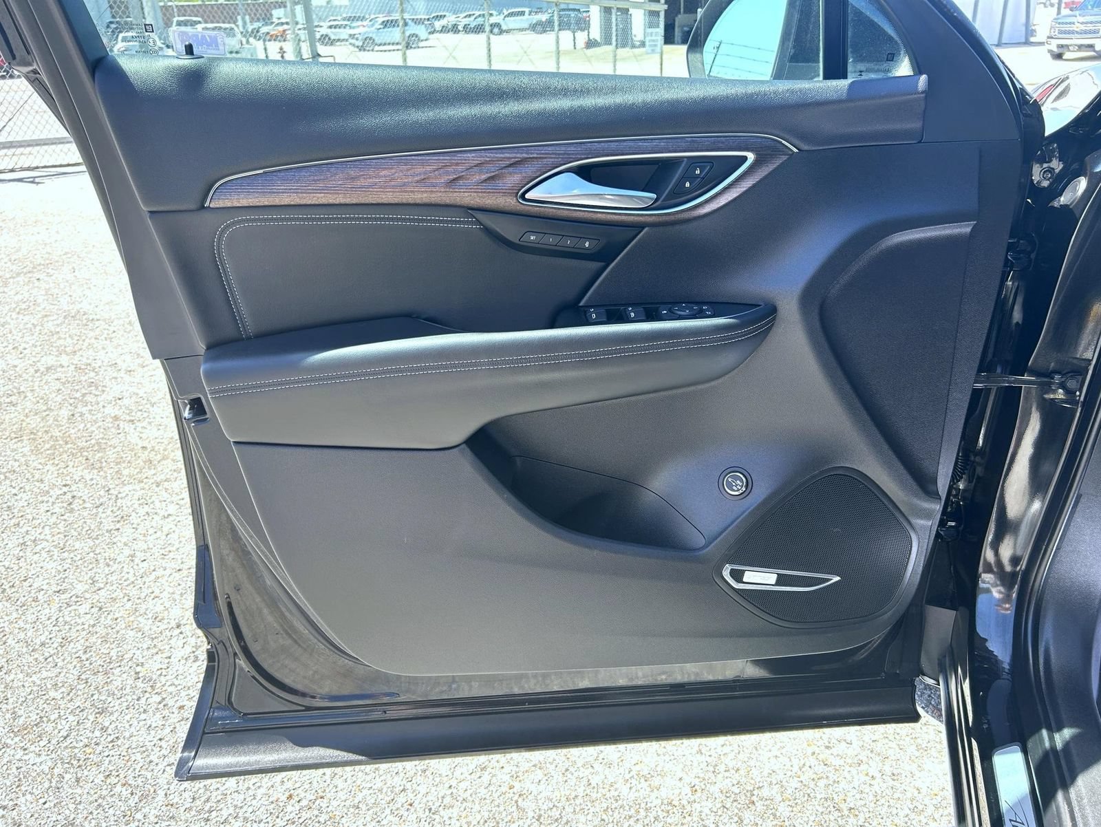 Certified 2023 Buick Envision Avenir AWD/4WD image 9